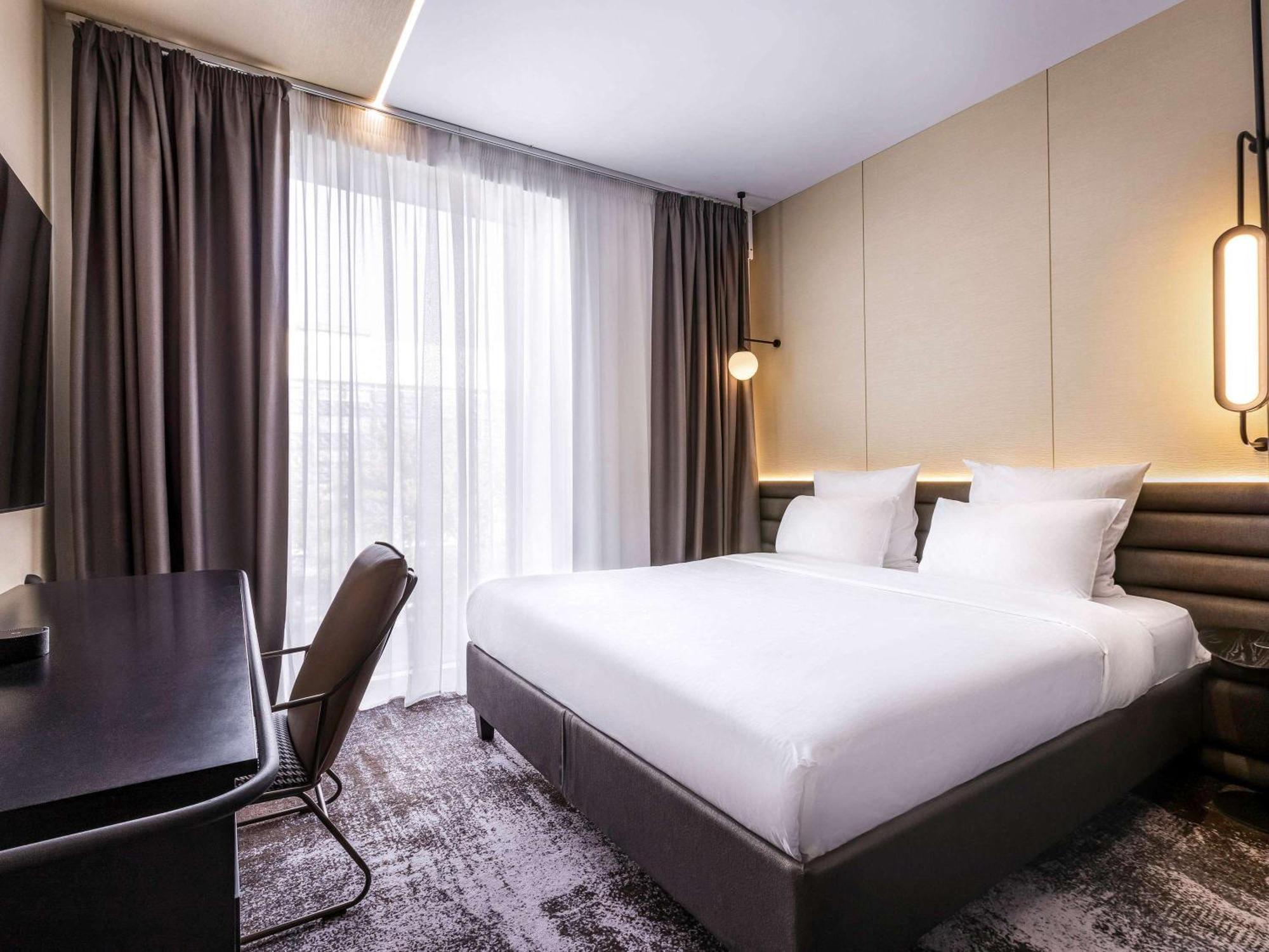 Novotel Living Almaty Jetisu Exterior foto