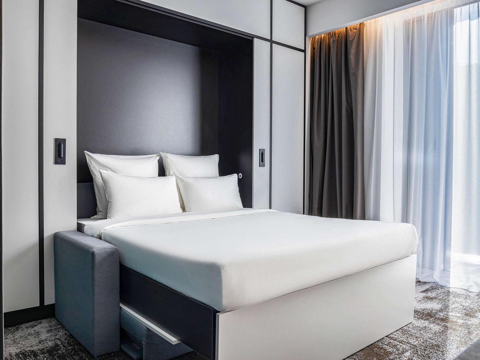 Novotel Living Almaty Jetisu Exterior foto
